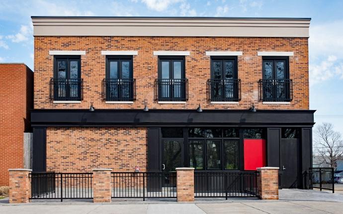 a brick commercial building