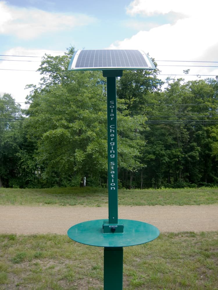 Solar charging station Center St Andover (Credit: Pete Salomone)
