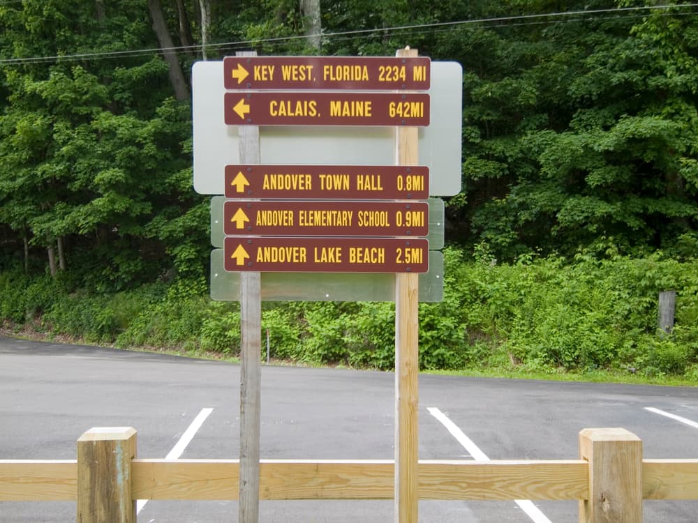 Signage & trail parking Center St Andover (Credit: Pete Salomone)