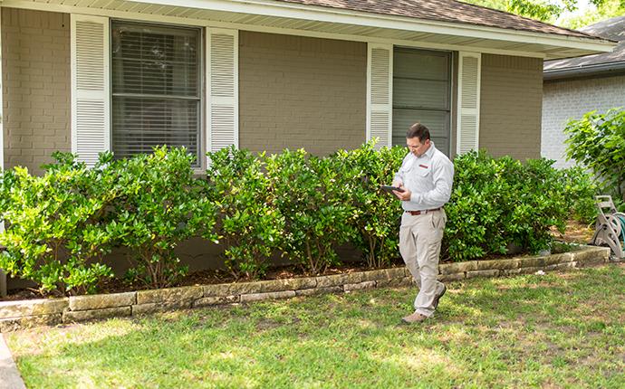 pest control technician performing an initial pest inspection in eureka ca