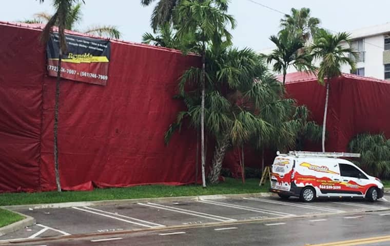 a florida commercial property being fumigated in a tent