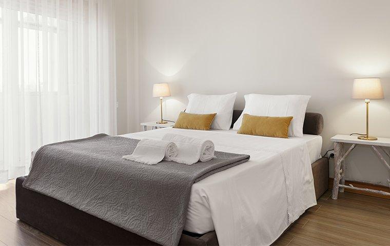 the interior of a hotel room
