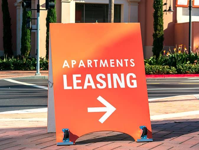 leasing sign for renting an apartment 