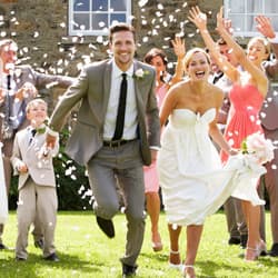 Protect Your Friends And Family From Mosquitoes This Summer With Thomas Pest Services couple enjoying a mosquito-free wedding