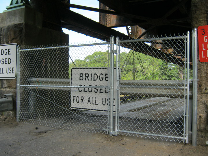 Photo #375, Galvanized Chain Link Gate and Guardrail