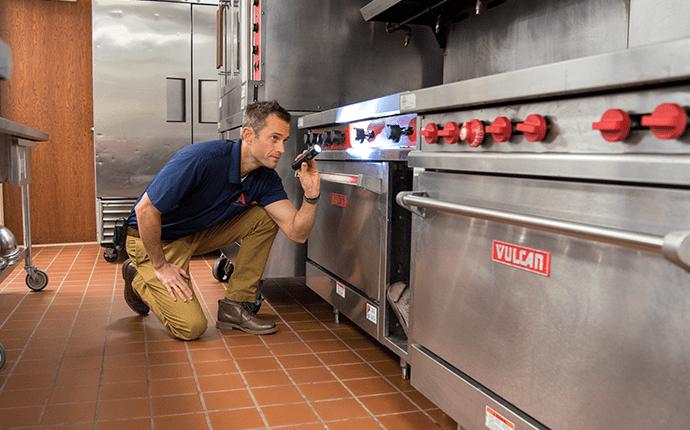 Monitoring For Pests In Commercial Facilities tech monitoring for pest activity in commercial kitchen