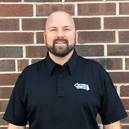 a go forth pest control employee