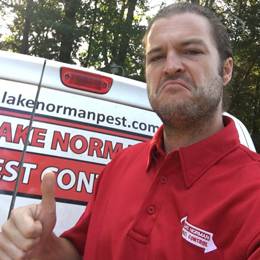 a go forth pest control employee