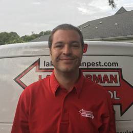a go forth pest control employee