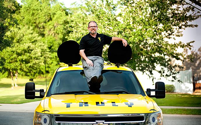 franchisee on top of truly nolen vehicle