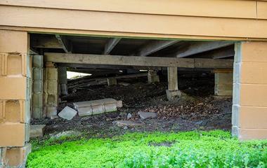 crawl space underneath home