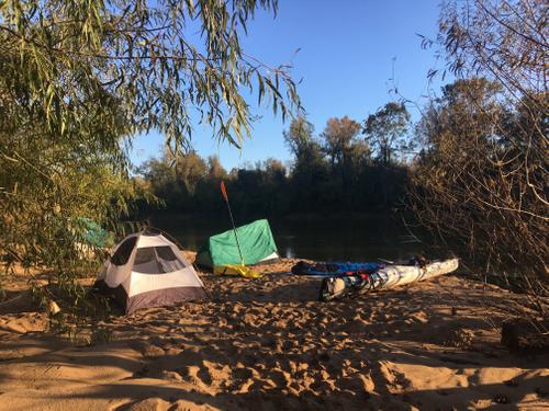 Sandbar Camping (Credit: Tanner Arrington)