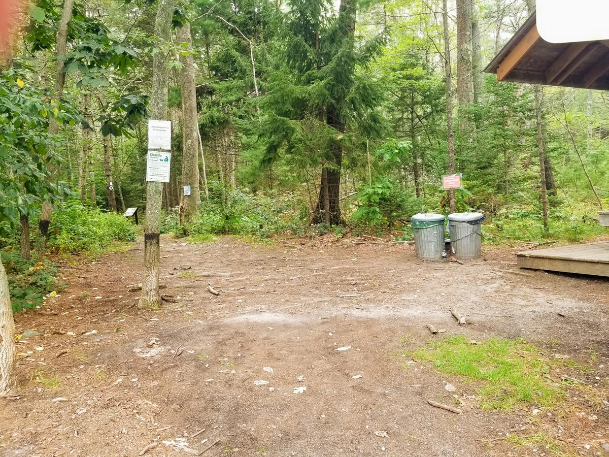 Trailhead at Robinson Woods. Photo credit: Enock Glidden