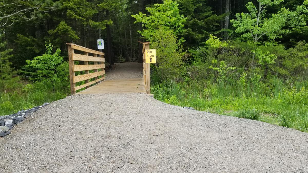 Beginning of the Cliff Trail