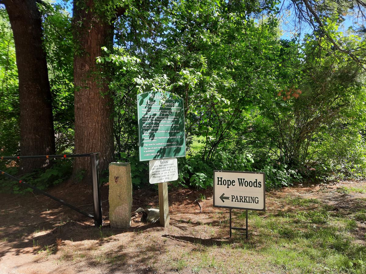 Sign for Hope Woods in Kennebunk.