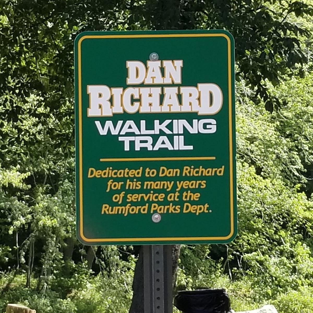 Sign at the beginning of the trail.