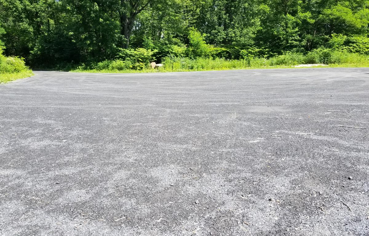 Parking lot at the south end of the trail.