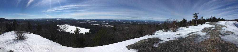 180 summit panoramic.  Mid-February. (Credit: Robert Ratford)