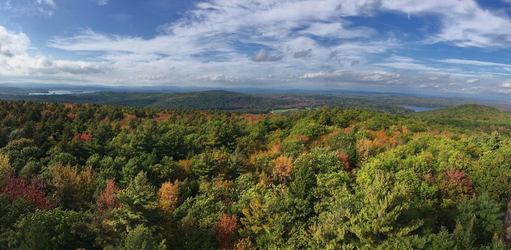 Summit panoramic from the fire tower (Credit: Robert Ratford)