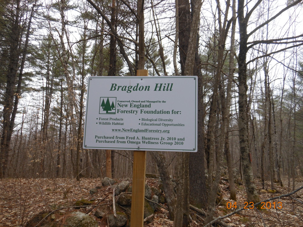 Bragdon Hill Sign (Credit: Eben Sypitkowski)