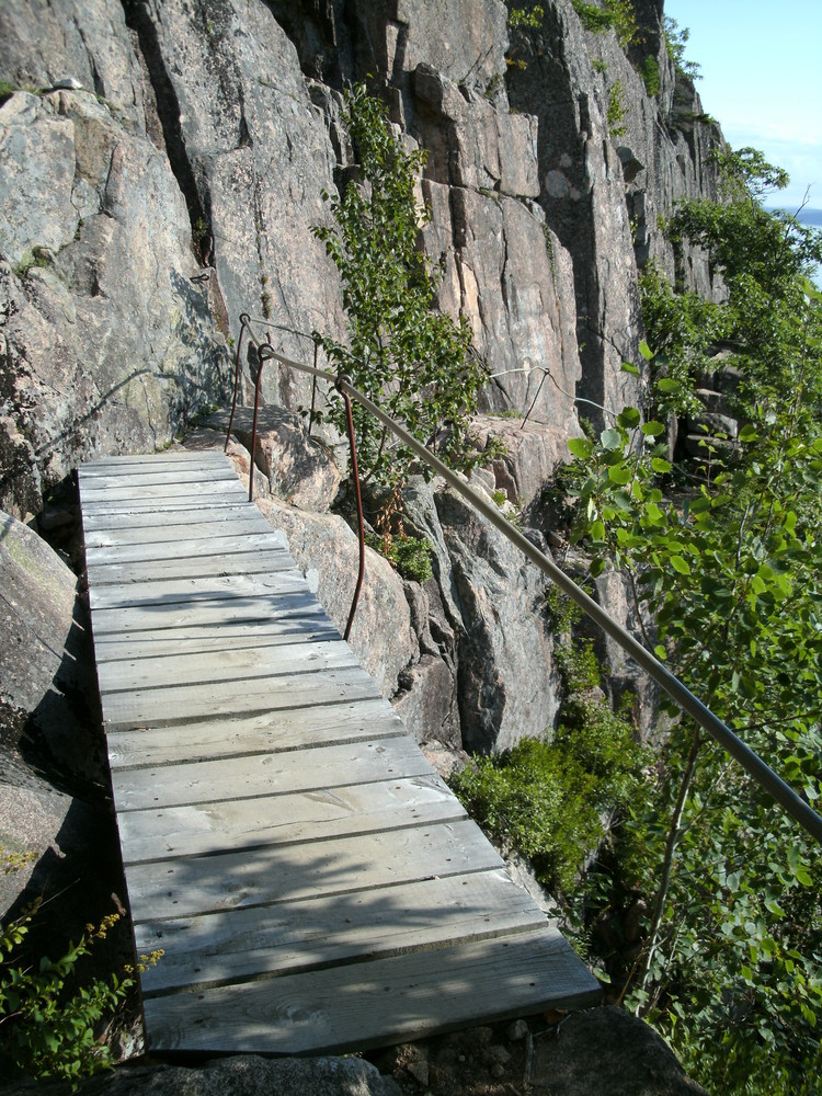 Bridge along steep edge (Credit: National Park Service)