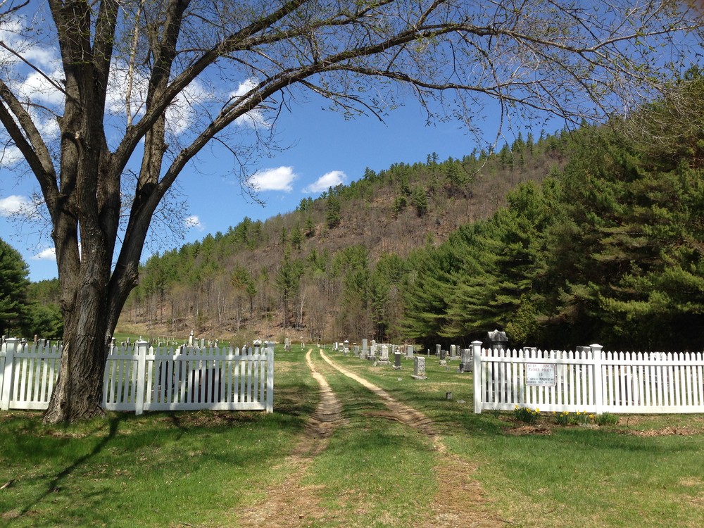 Cemetery at base of trail. (Credit: Mahoosuc Land Trust)