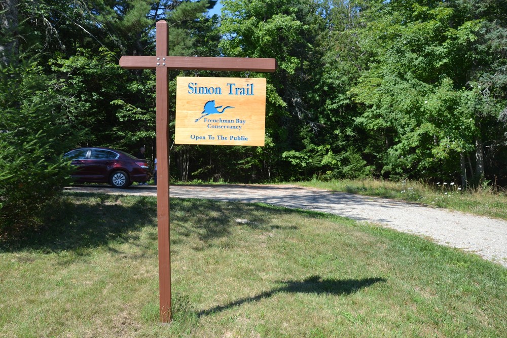 Trailhead parking sign (Credit: Maine Trail Finder)