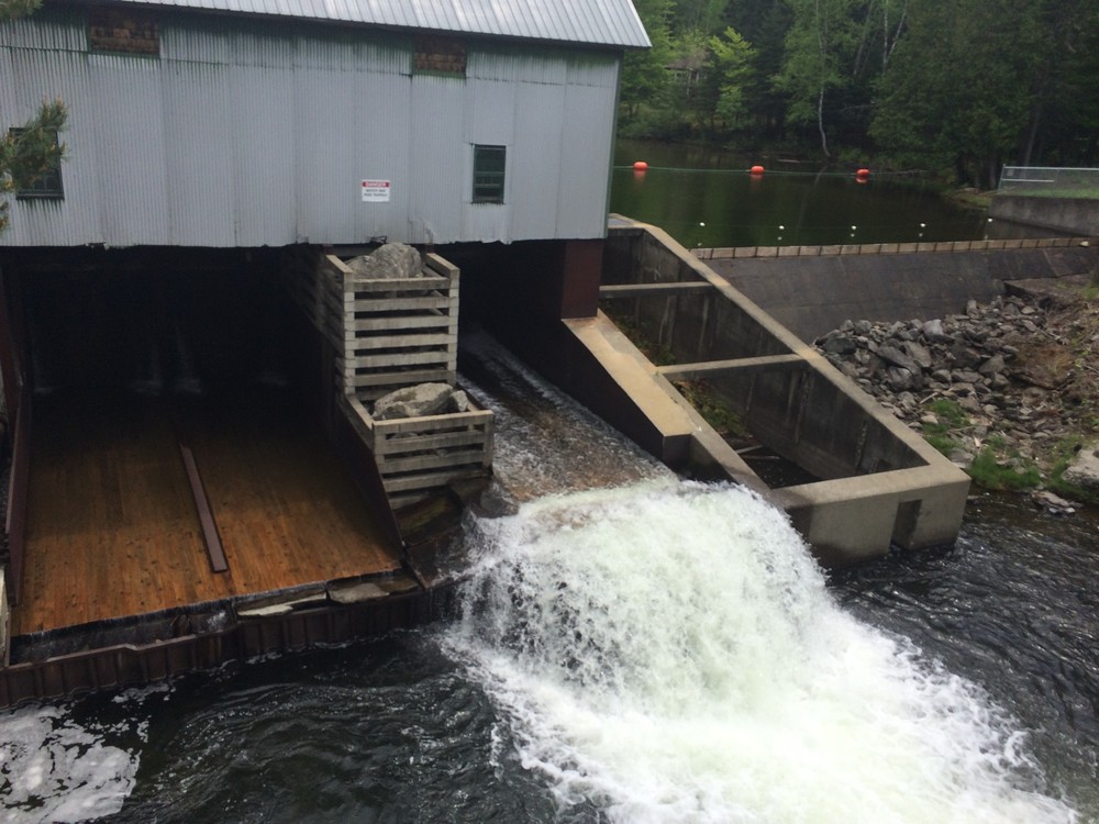 Dam below fish hatchery (Credit: Maine Trail Finder)