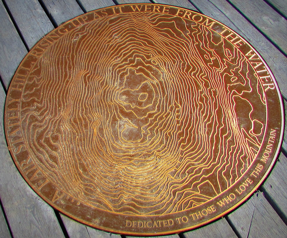 A topo disc on a deck at the summit (Credit: gary janson)