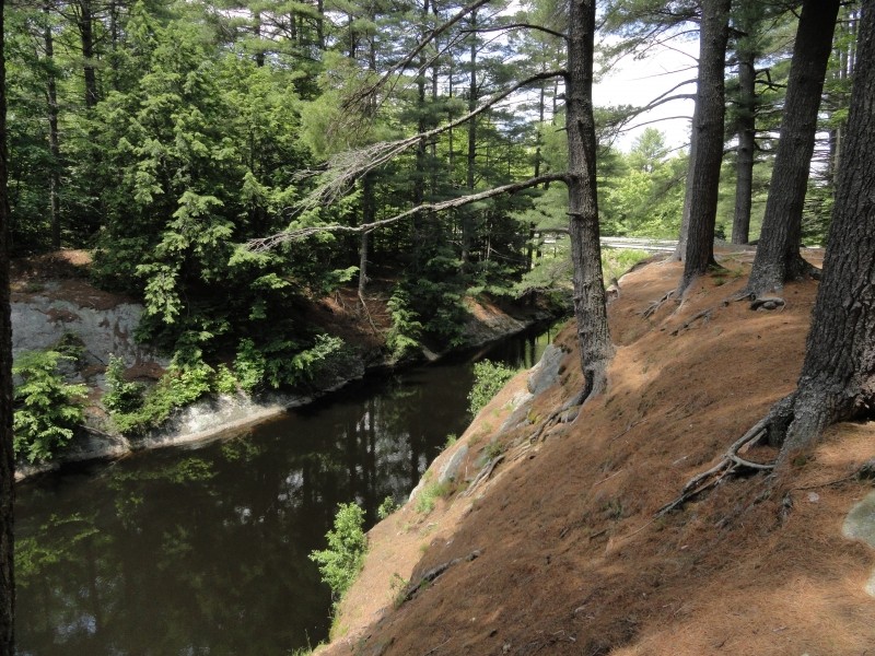 Steep ledges to the water (Credit: Center for Community GIS)