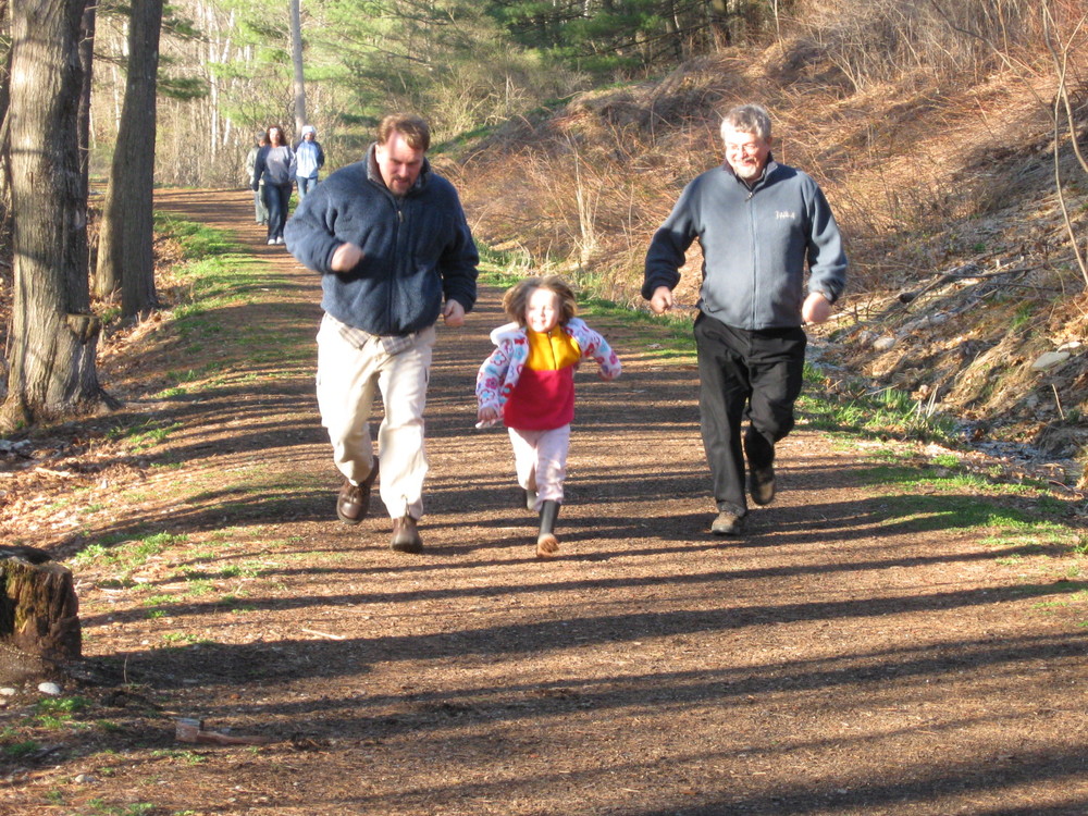 Family Running (Credit: Kennebec Messalonskee Trails)