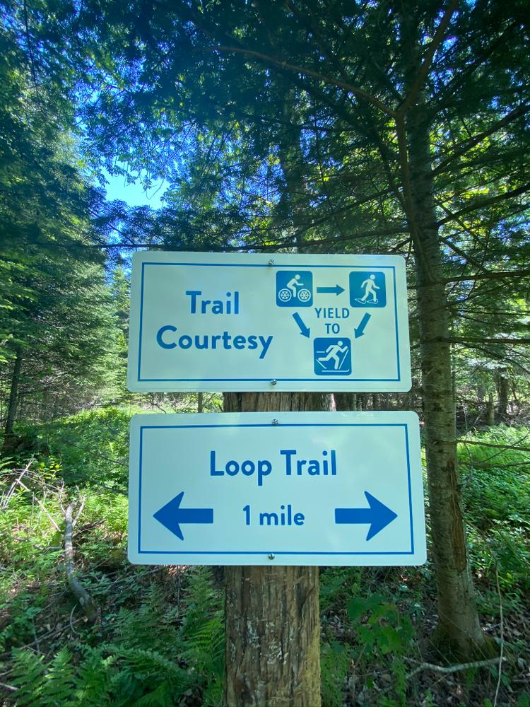 Trail Etiquette (Credit: RLHT)