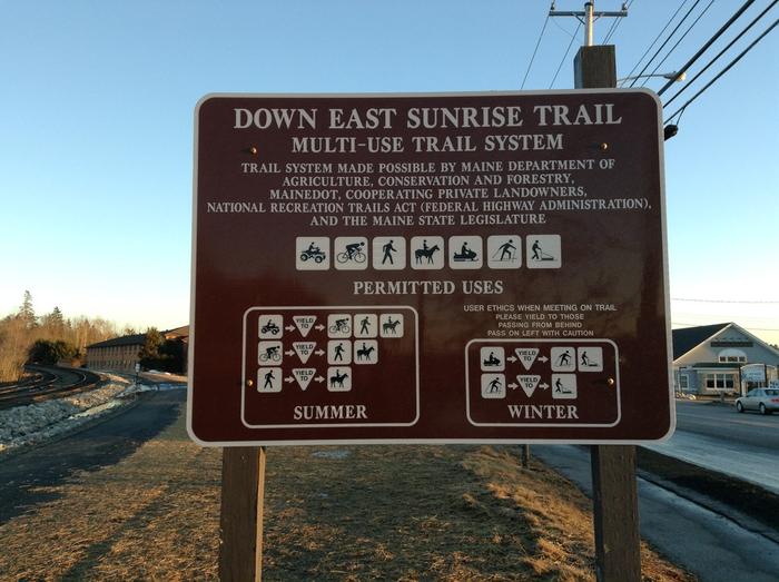 Trail rules sign in Ellsworth (Credit: Maine Trail Finder)