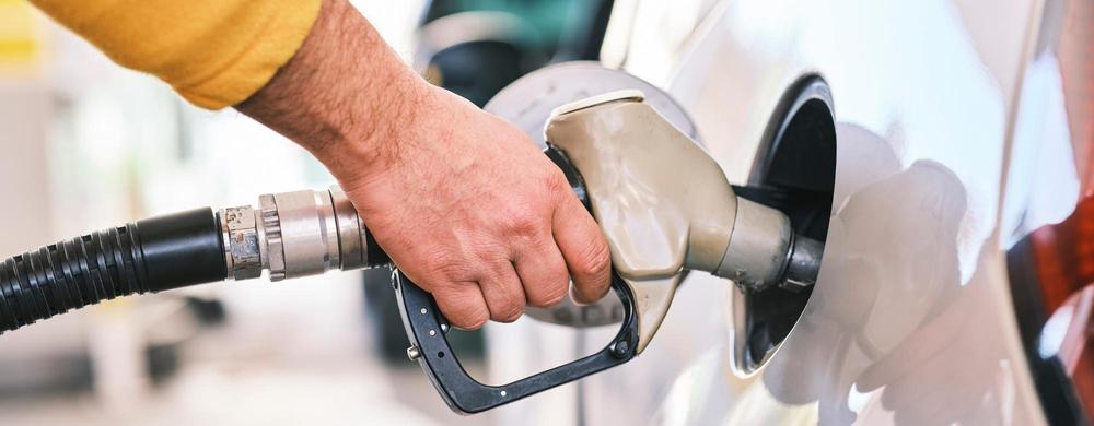 6 Tips for Saving Money on Gasoline