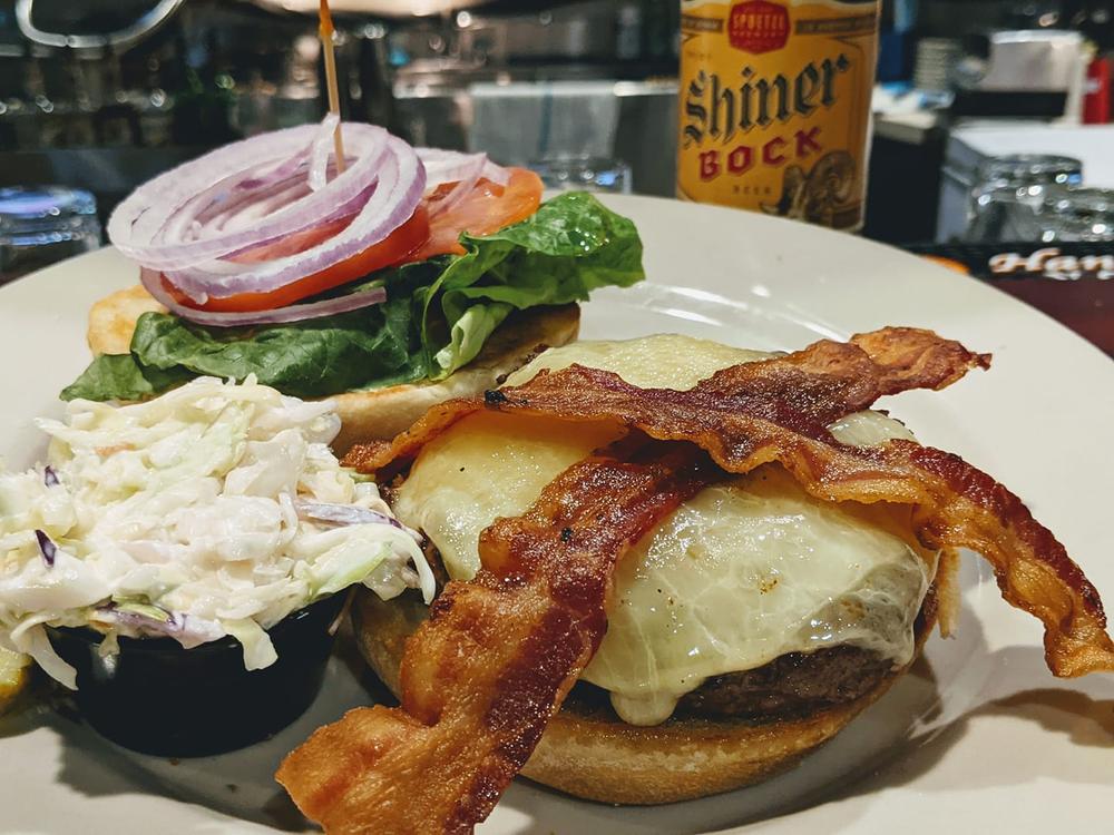 J's Corner Restaurant & Lounge