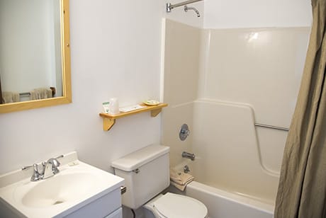 clean bathrooms for lodging in acadia national park